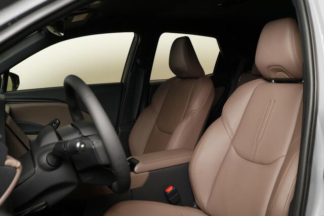 Lexus LBX Elegant 2WD