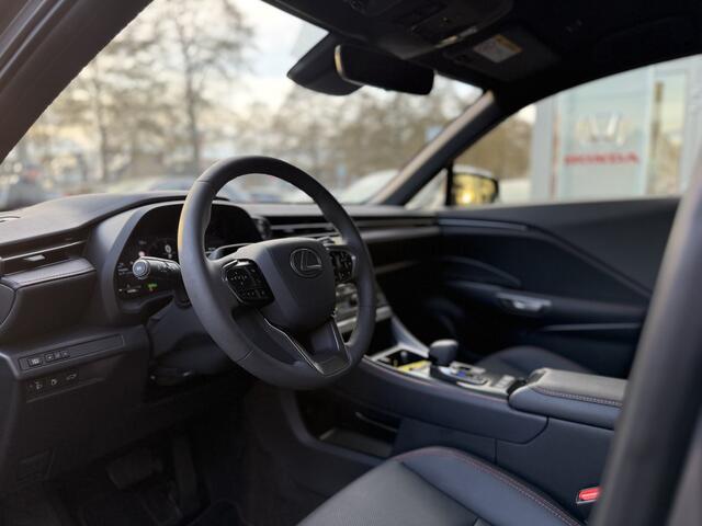 Lexus LBX Cool 2WD | GEEN AFLEVERKOSTEN | Dodehoekdetectie, Elektrische achterklep, Lederen bekleding