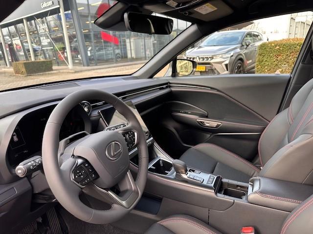 Lexus LBX Emotion 2WD