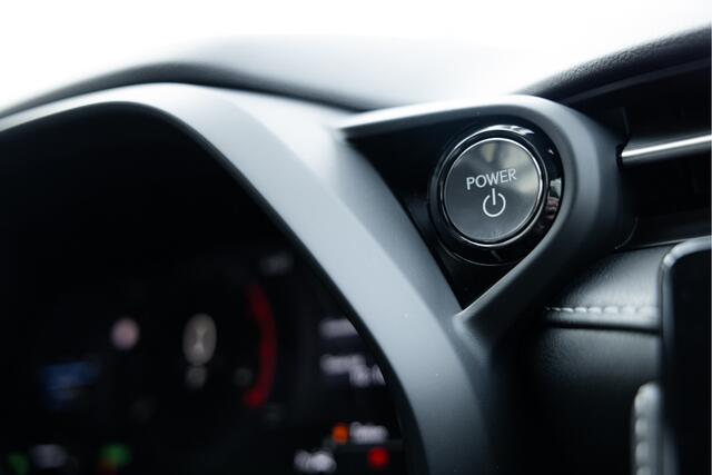 Lexus LBX Relax AWD | BTW-Auto | Mark Levinson | Parkassist |