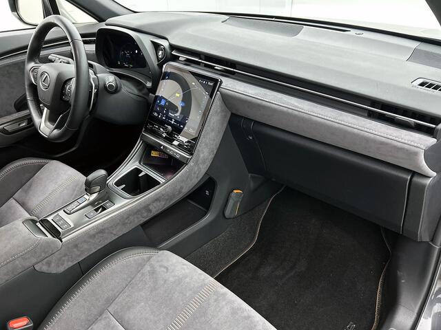 Lexus LBX Cool 2WD | Bi-Tone Metallic | Tech Pack | Stoelgeheugen |