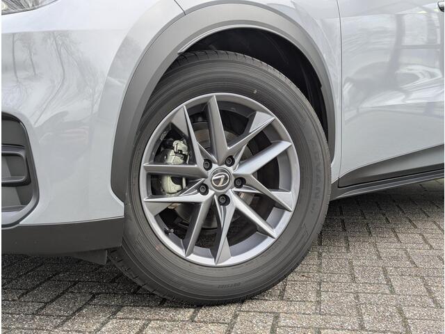 Lexus LBX Business Line 2WD | Comfort + Safety Pack | Stoelverwarming | Keyless | BSM | PDC V+A | ACC | Camera