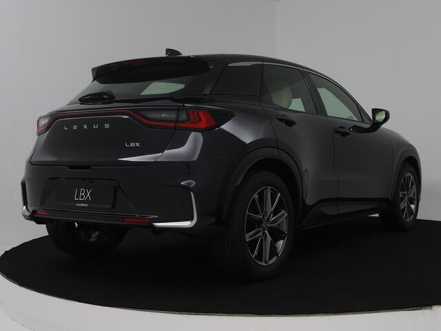 Lexus LBX Elegant 2WD