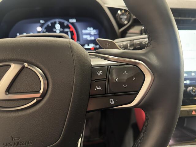 Lexus LBX 35th Edition Avanced Pack | BSM | Stoel/Stuurverwarming | HUD | 360 camera |