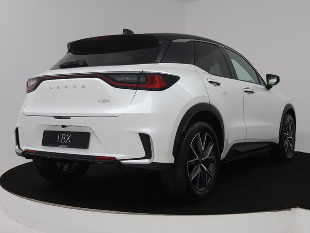 Lexus LBX Cool 2WD | Tech Pack | Apple Carplay/Android Auto | stuur verwarmd | Voorstoelen verwarmd |
