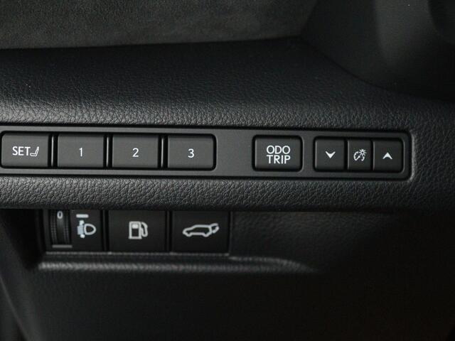 Lexus LBX Cool 2WD | Tech Pack | Apple Carplay/Android Auto | stuur verwarmd | Voorstoelen verwarmd |