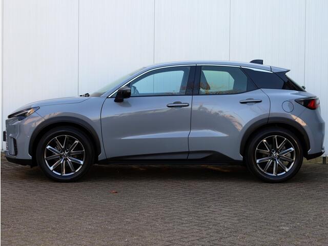 Lexus LBX Relax AWD | Mark Levinson | Head-up | Park Assist