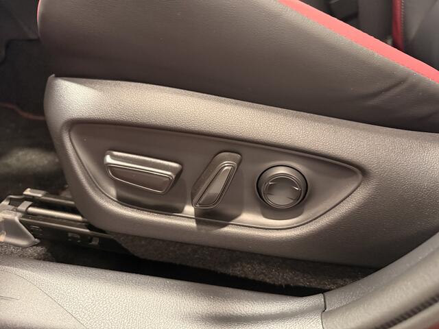 Lexus LBX 35th Edition | Advanced Pack | Dark Rose Semi - Aniline leder, zwart |