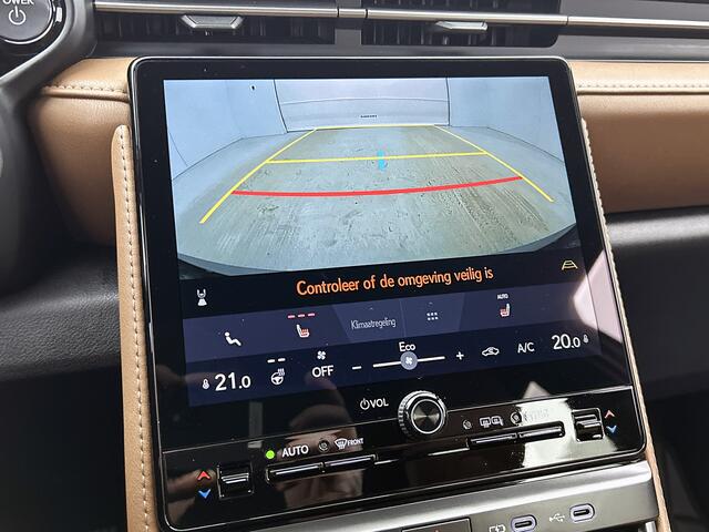 Lexus LBX Relax 2WD Premium uitgevoerd