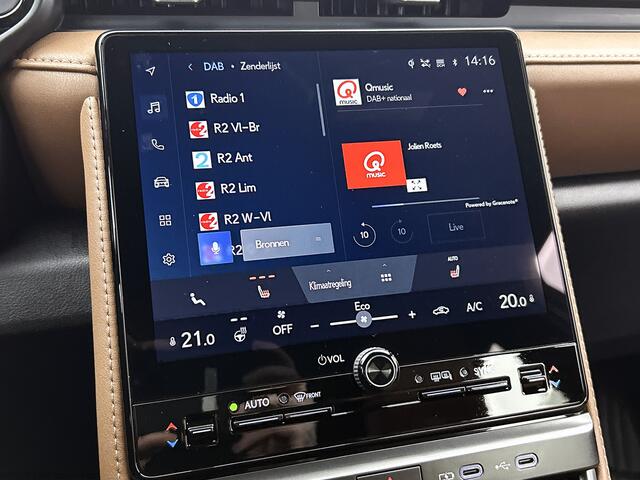 Lexus LBX Relax 2WD Premium uitgevoerd