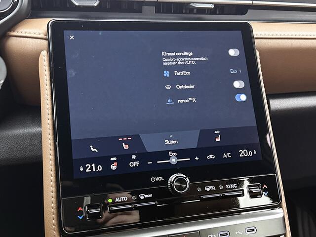 Lexus LBX Relax 2WD Premium uitgevoerd