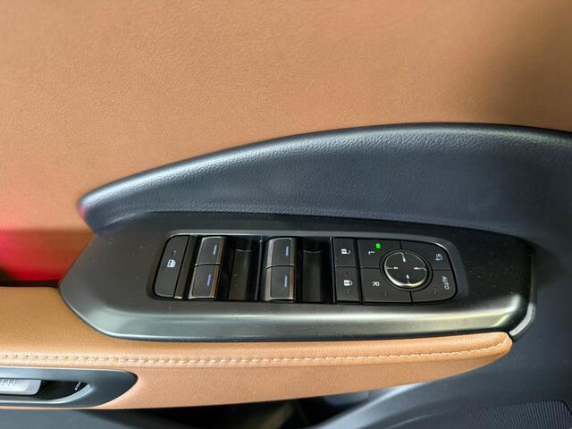 Lexus LBX Relax 2WD | Dodehoek detectie | Electrisch bedienbare achterklep | Cognac kleurig leder |