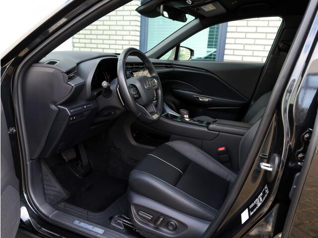 Lexus LBX Relax 2WD | Leder | Memory Seat | Trekhaak