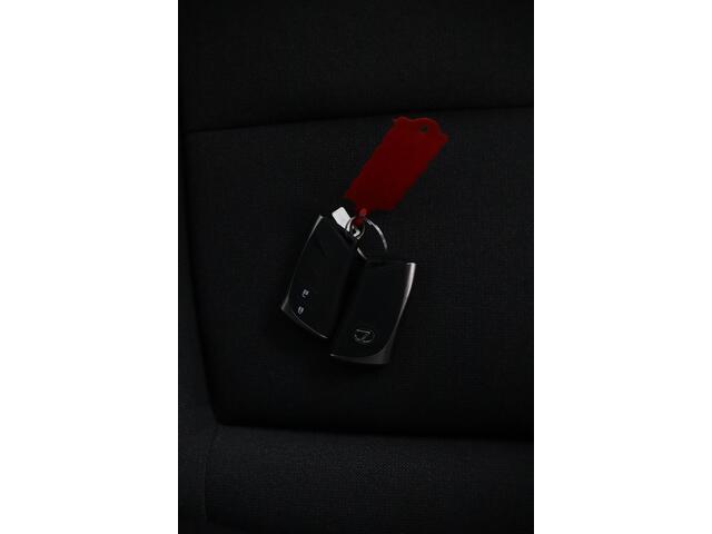 Lexus LBX Elegant 2WD | Apple Carplay/Android Auto | Parkeersensoren | Stoel/Stuurverwarming | Parkeercamera |