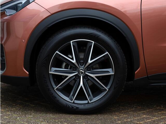 Lexus LBX Cool 2WD | Advanced Pack | Mark Levinson | 360 Camera | Head-Up