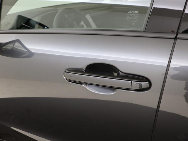 Lexus LBX Relax 2WD Advanced Pack | HUD | 360 Camera