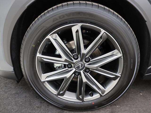 Lexus LBX Relax 2WD Advanced Pack | HUD | 360 Camera