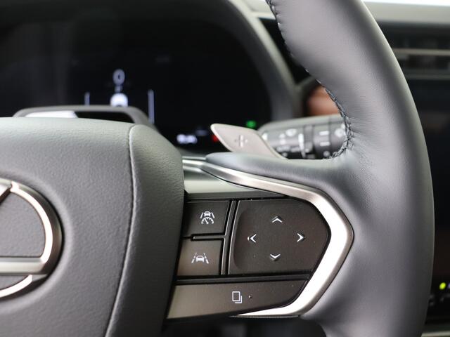 Lexus LBX Relax 2WD Advanced Pack | HUD | 360 Camera