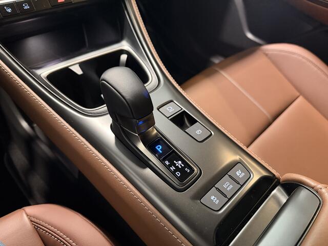 Lexus LBX Relax 2WD Black Edition | Privacy Glass | Mark Levinson | HUD | Odsidian Pack |