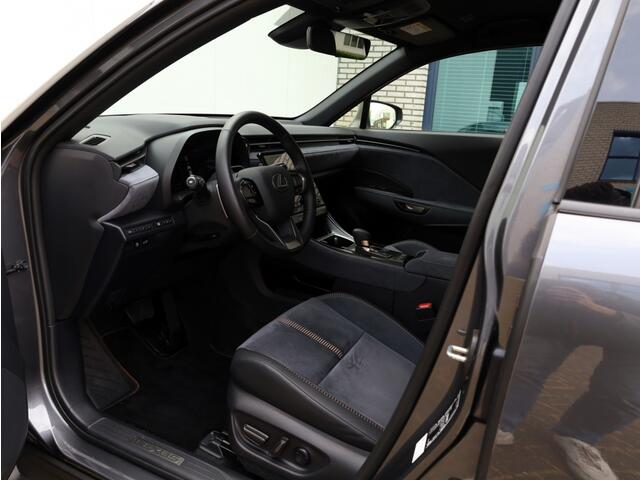 Lexus LBX Cool 2WD | Advanced Pack | Mark Levinson | 360 Camera