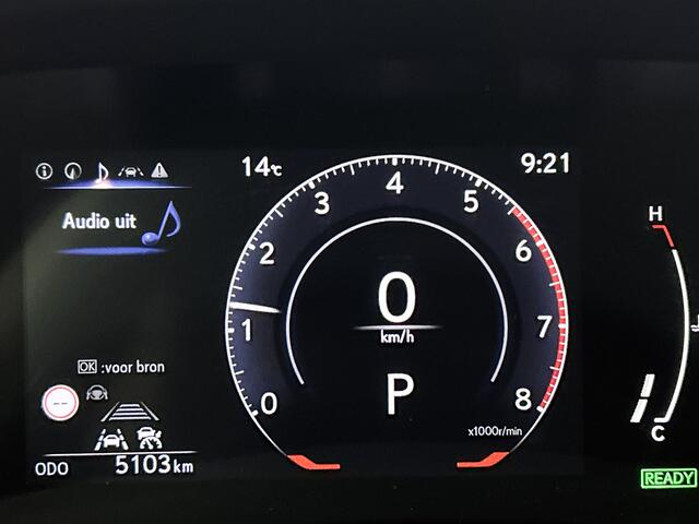 Lexus LBX Business Line 2WD | Navigatie | Stoel- en Stuurverwarming | Parkeersensoren voor + achter |