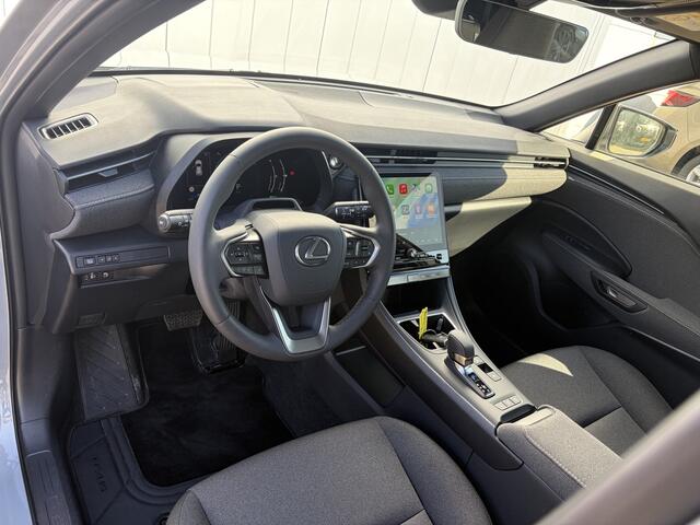 Lexus LBX Business Line 2WD Parkeer en Dodehoek Sensoren Stoel Stuur Verwarming