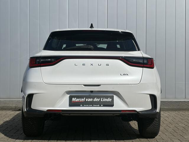 Lexus LBX Business Line 2WD Parkeer en Dodehoek Sensoren Stoel Stuur Verwarming