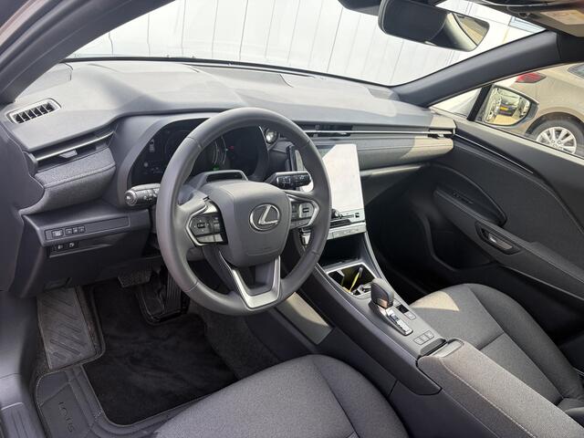 Lexus LBX Business Line 2WD Parkeer en Dodehoek Sensoren Stoel Stuur Verwarming
