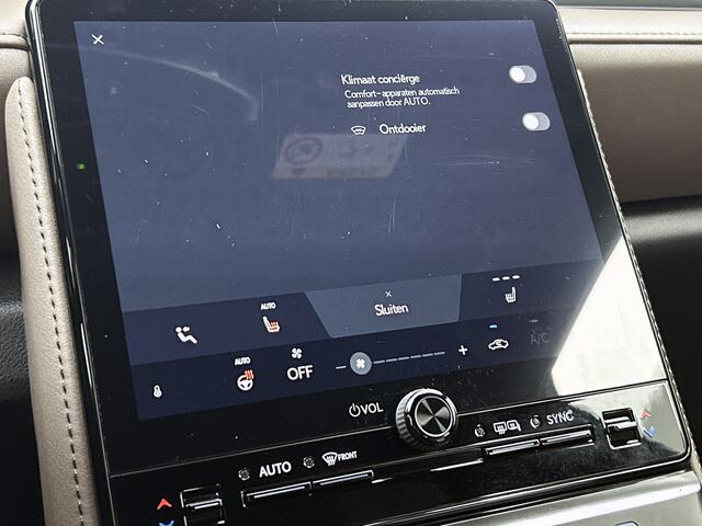 Lexus LBX Elegant 2WD | 18" LM Velgen | Stoelverwarming | Leder |
