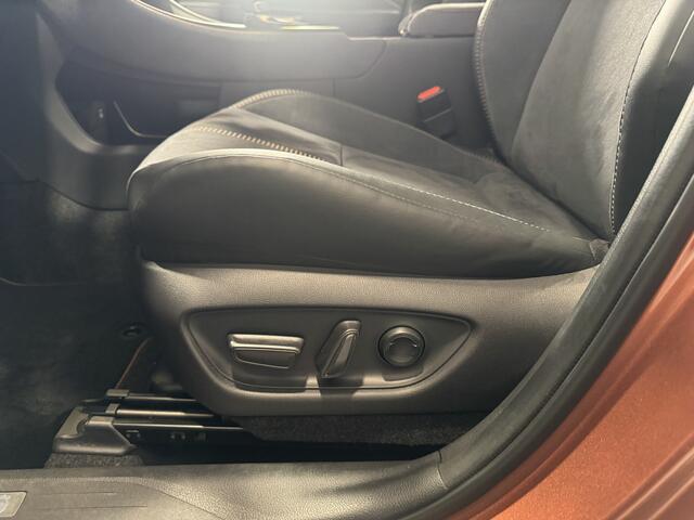 Lexus LBX Cool 2WD Advanced Pakket | Mark Levinson | HUD | Elektrische stoel |
