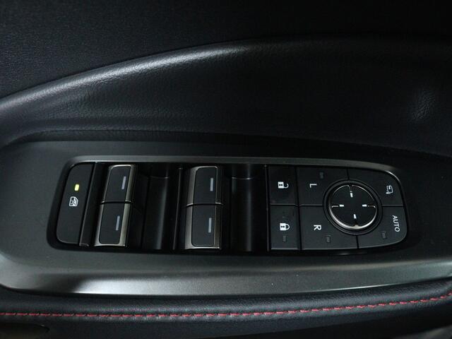 Lexus LBX Emotion 2WD