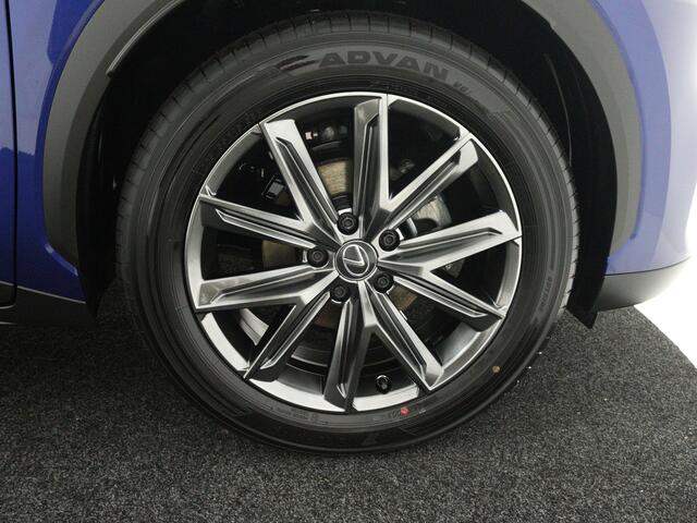 Lexus LBX Relax 2WD | Tech Pack |