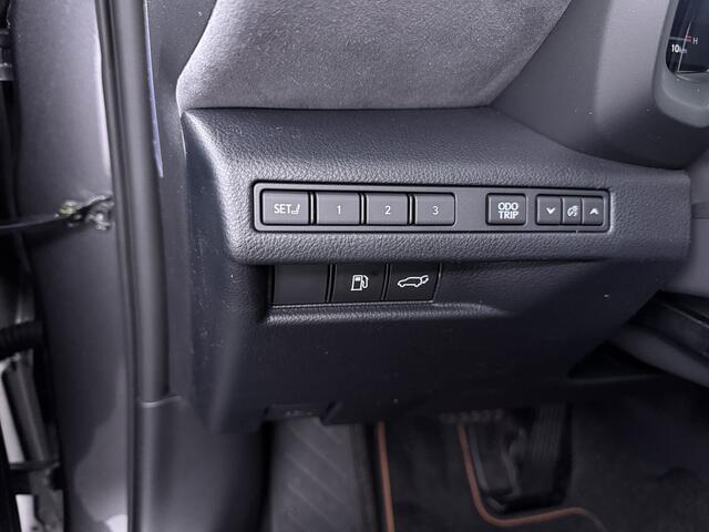 Lexus LBX Cool 2WD | Advanced Pack | Mark Levinson Audio |