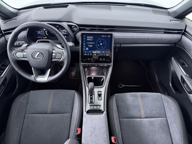 Lexus LBX Cool 2WD | Advanced Pack | Mark Levinson Audio |
