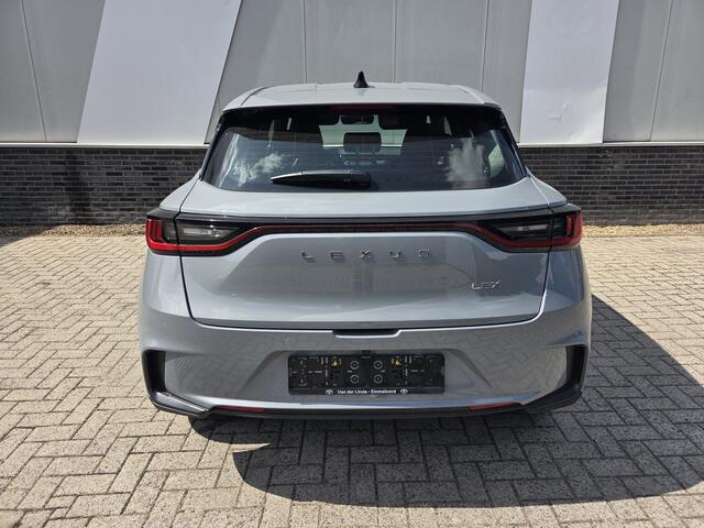 Lexus LBX Business Line Business Line 2WD Parkeer en Dodehoek Sensoren Stoel/ stuurverwarming