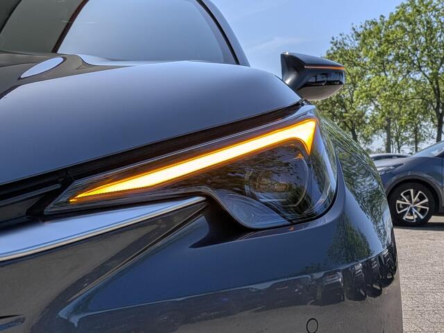 Lexus LBX Business Line 2WD | Comfort + Safety Pack | Stoel- stuurverwarming | BSM | PDC V+A | ACC | Camera