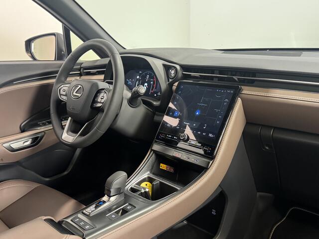 Lexus LBX Elegant 2WD | Tech Pack | | Stoelverwarming | Elektrische Achterklep | BSM |