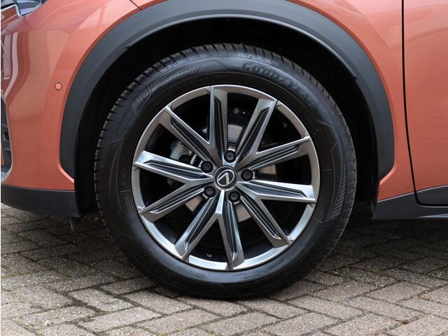 Lexus LBX Elegant 2WD | Advanced Pack | Mark Levinson | 360 Camera
