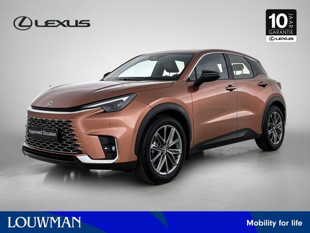 Lexus LBX Relax AWD | Mark Levinson | 360 Camera | Head-Up Display | Blindspot Monitor | Stoel+stuurverwarming | Parkeersensoren voor+achter | Elektrische achterklep |