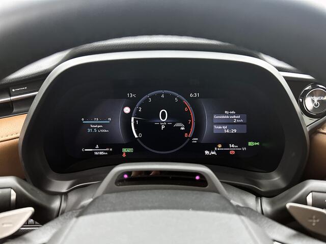 Lexus LBX Relax AWD | Mark Levinson | 360 Camera | Head-Up Display | Blindspot Monitor | Stoel+stuurverwarming | Parkeersensoren voor+achter | Elektrische achterklep |