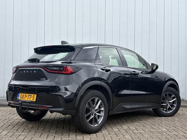Lexus LBX Business Line 2WD Dealer Onderhouden Kelyess Trekhaak Stoel verwarmd Dodehoek Detectie PDC