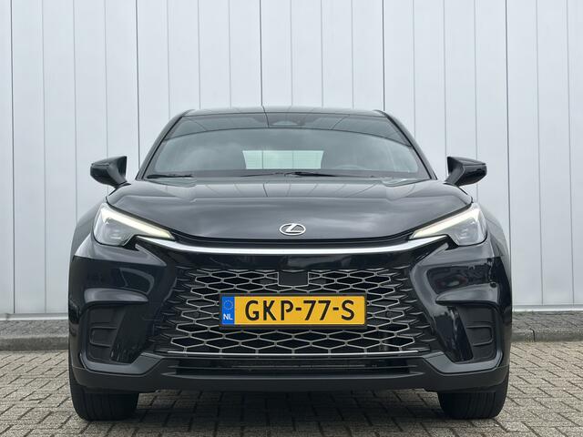 Lexus LBX Business Line 2WD Dealer Onderhouden Kelyess Trekhaak Stoel verwarmd Dodehoek Detectie PDC