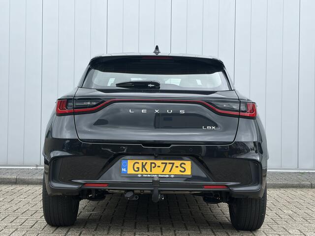 Lexus LBX Business Line 2WD Dealer Onderhouden Kelyess Trekhaak Stoel verwarmd Dodehoek Detectie PDC
