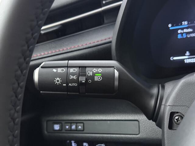 Lexus LBX Cool 2WD