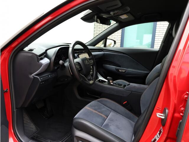 Lexus LBX Cool 2WD | Leder/Alcantara | Memory Seat | Trekhaak
