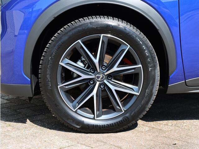 Lexus LBX Cool 2WD | Memory Seat | Leder/Alcantara | Dodehoek
