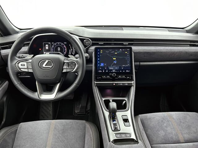 Lexus LBX Cool 2WD