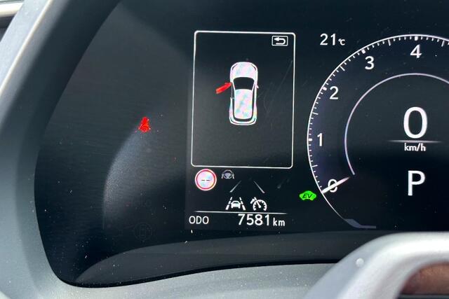 Lexus LBX Cool 2WD Two-Tone 7.581 Km!