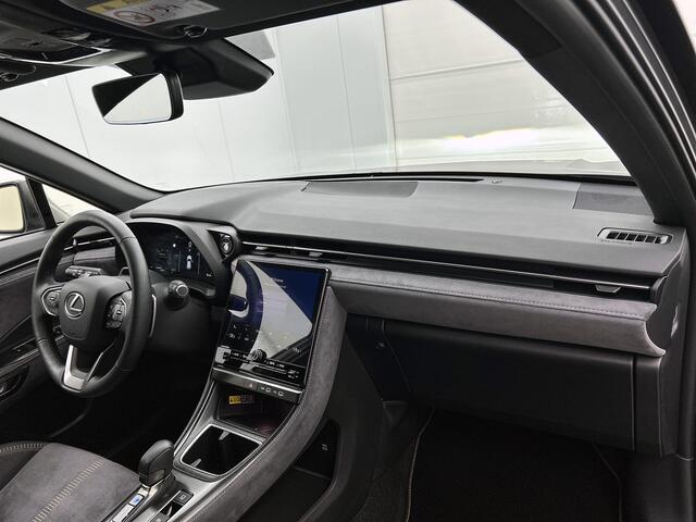 Lexus LBX Cool 2WD | Tech Pack | Memory Seat | Stoel+stuurverwarming | Blind Spot Monitor | Parkeersensoren voor+achter | Elektrische achterklep | Draadloze telefoonlader |
