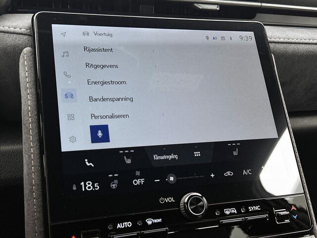 Lexus LBX Cool 2WD | Tech Pack | Memory Seat | Stoel+stuurverwarming | Blind Spot Monitor | Parkeersensoren voor+achter | Elektrische achterklep | Draadloze telefoonlader |